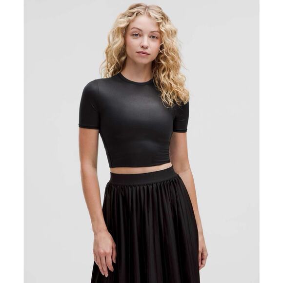 lululemon Wundermost Ultra-Soft Nulu Crewneck Cropped T-Shirt Black Shine Small - Picture 1 of 6
